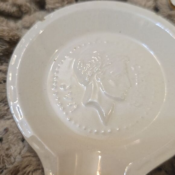 Vintage Ceramic Set of 5 Julius Caesar Personal Ashtrays in Footed Holder Cream - Picture 3 of 9